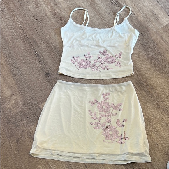 Dresses & Skirts - Women's Cream Floral Embellished Skirt Set